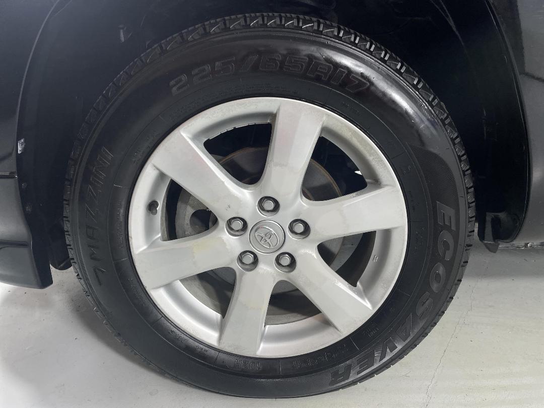 Photo '10' of Toyota Vanguard