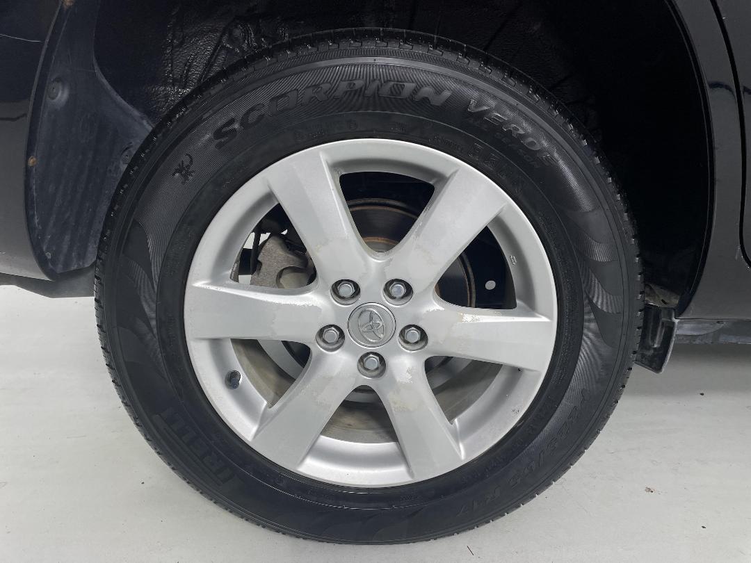 Photo '12' of Toyota Vanguard