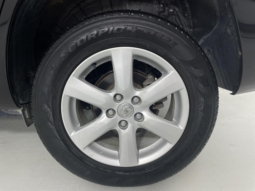 Photo '11' of Toyota Vanguard