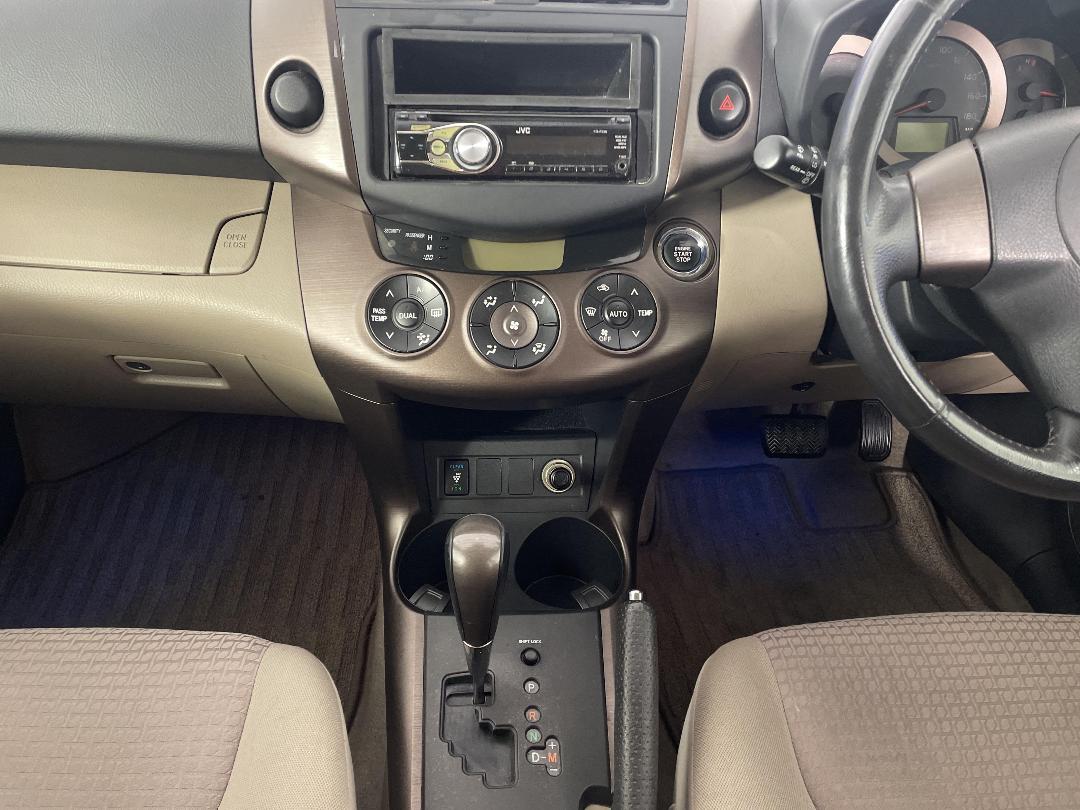 Photo '18' of Toyota Vanguard