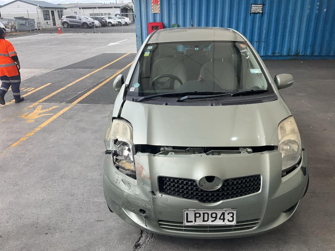 Photo '5' of Toyota Vitz