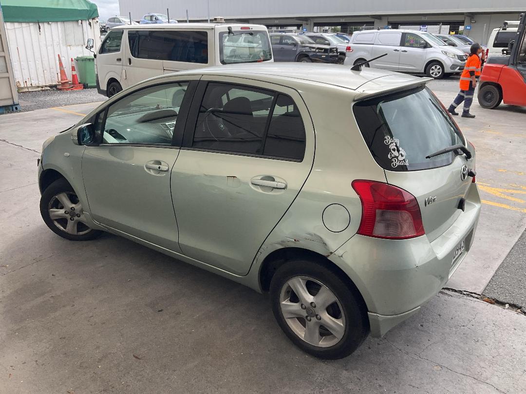 Photo '10' of Toyota Vitz