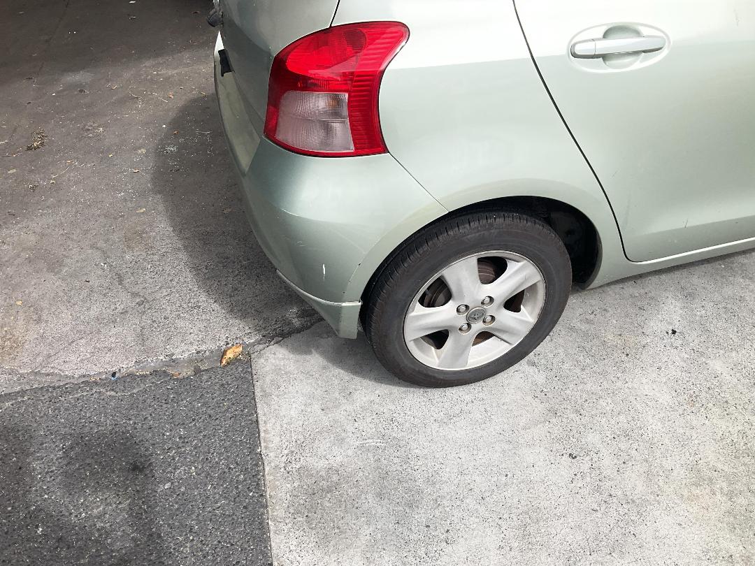 Photo '14' of Toyota Vitz