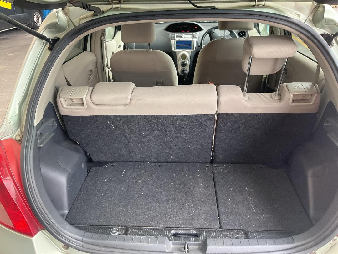 Photo '23' of Toyota Vitz