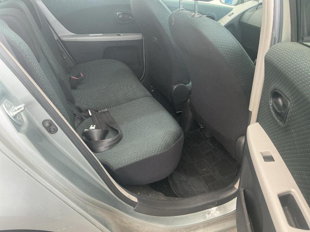 Photo '14' of Toyota Vitz Photo '14' of Toyota Vitz