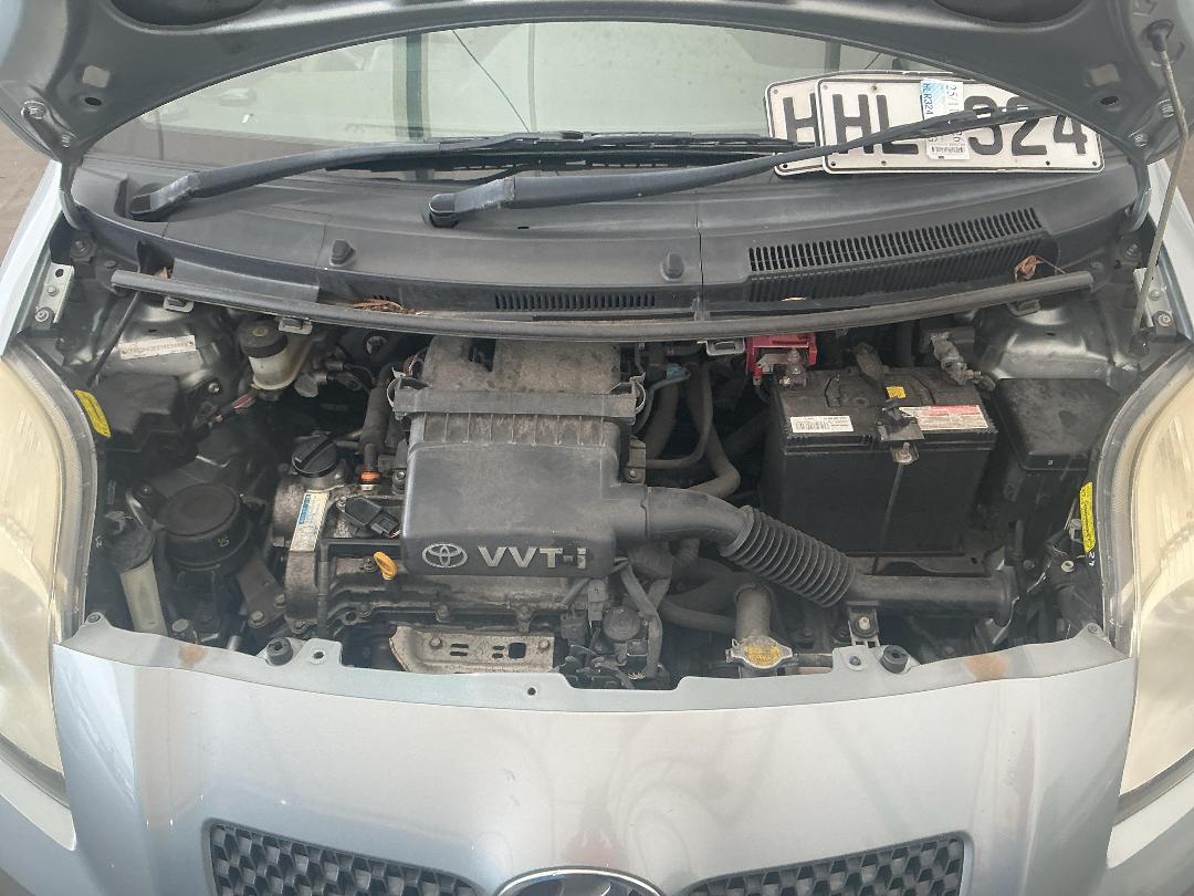 Photo '23' of Toyota Vitz Photo '23' of Toyota Vitz