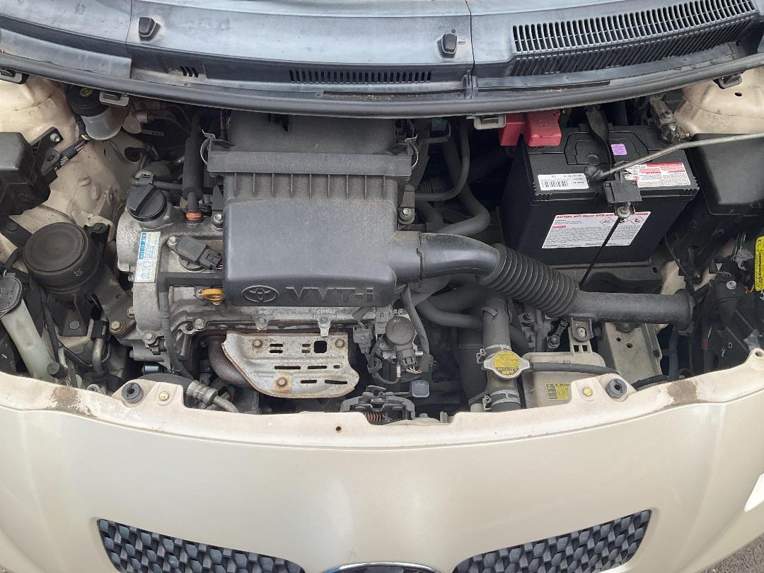 Photo '4' of Toyota Vitz