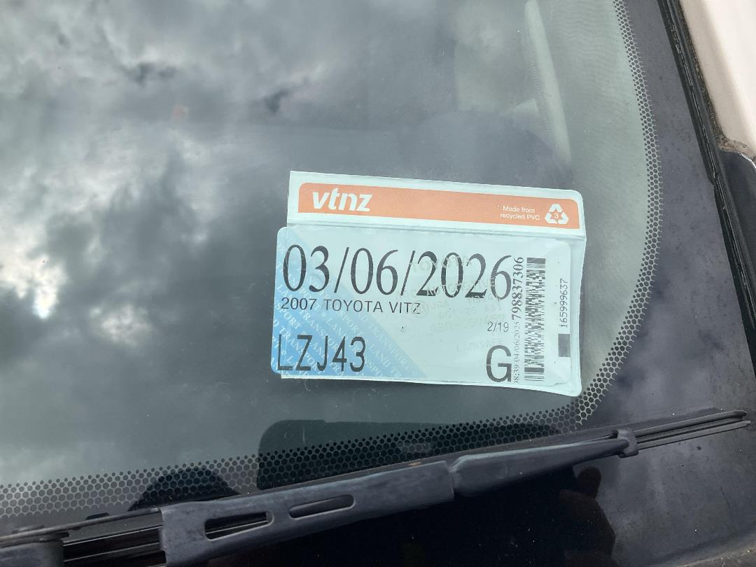 Photo '15' of Toyota Vitz