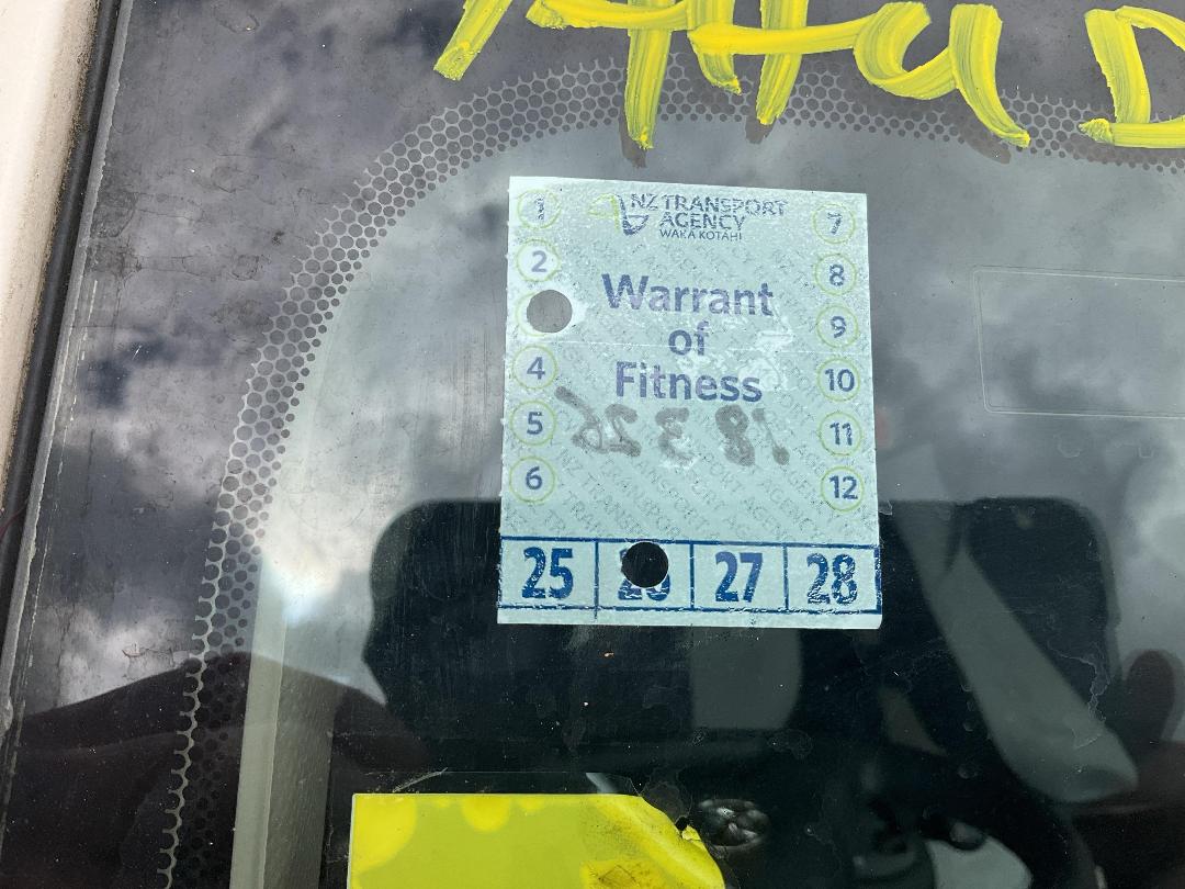 Photo '14' of Toyota Vitz