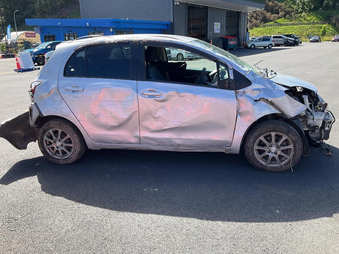 Photo '6' of Toyota Vitz