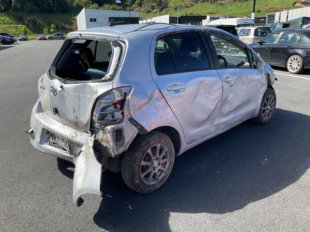 Photo '5' of Toyota Vitz