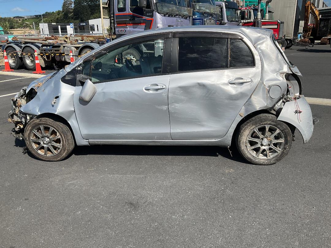 Photo '7' of Toyota Vitz