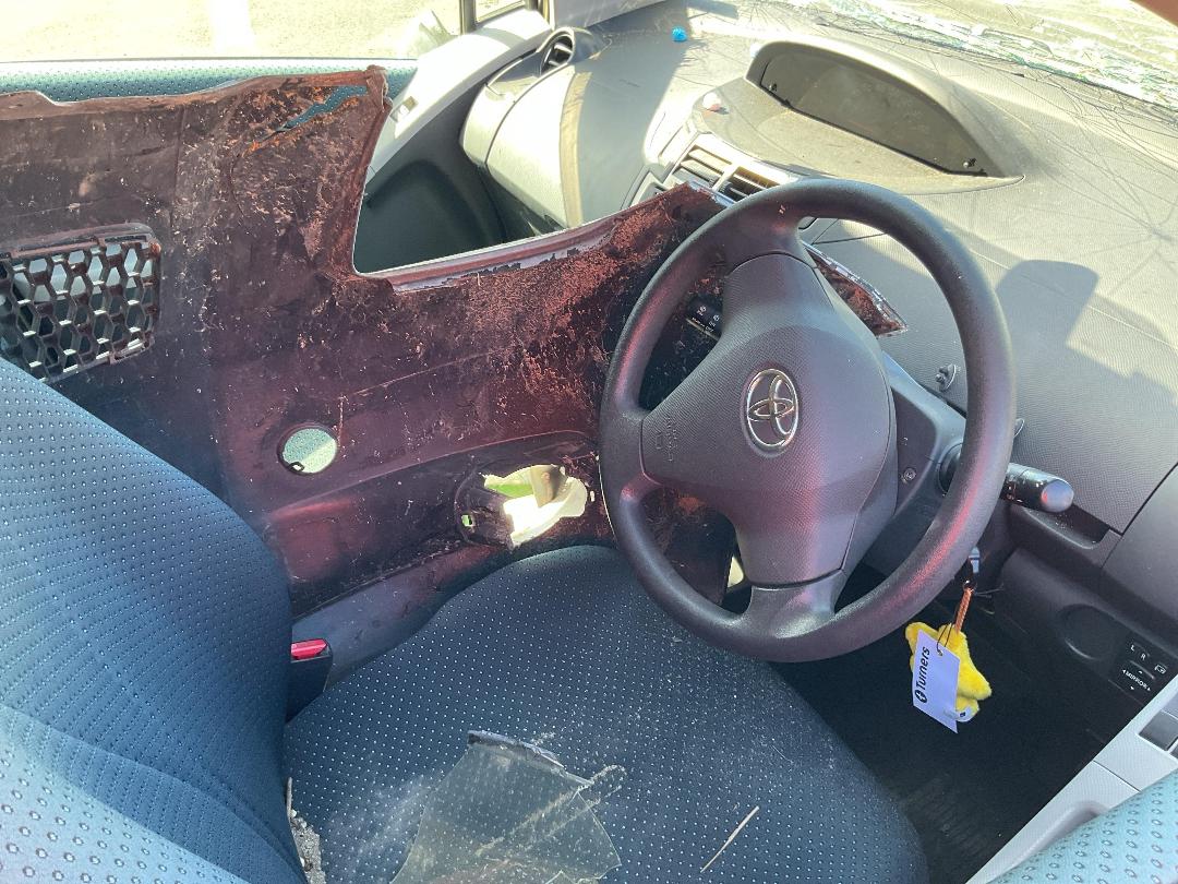 Photo '14' of Toyota Vitz