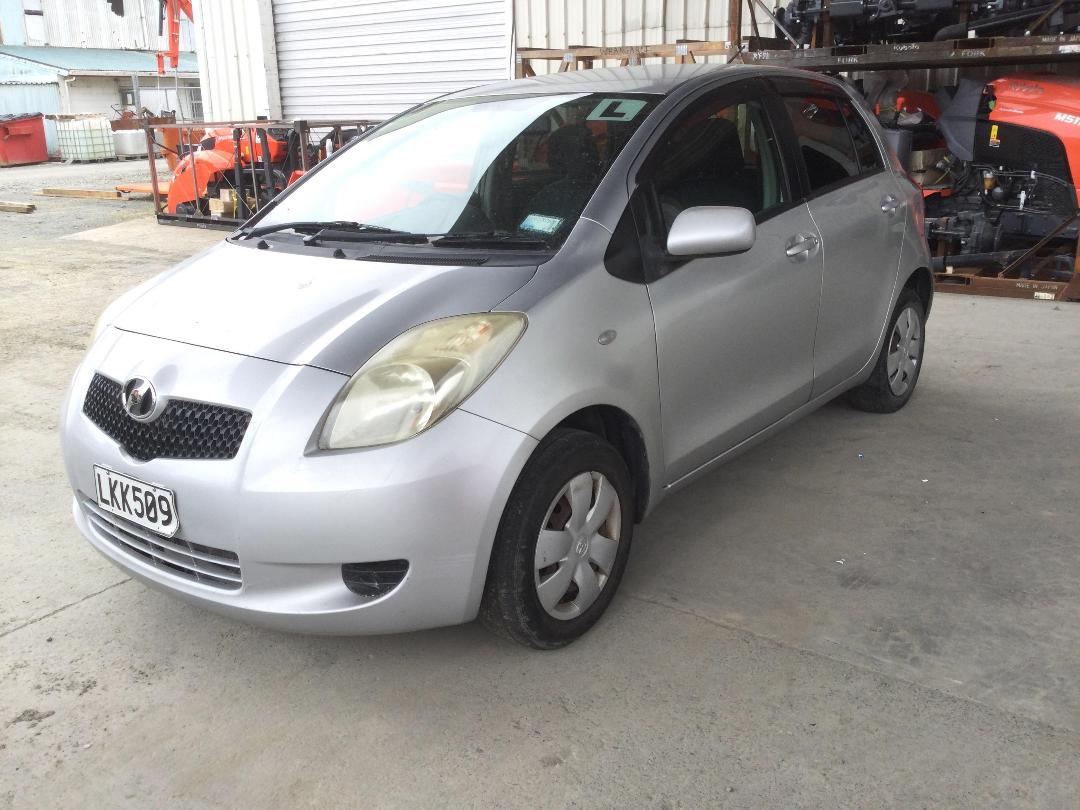 Photo '5' of Toyota Vitz