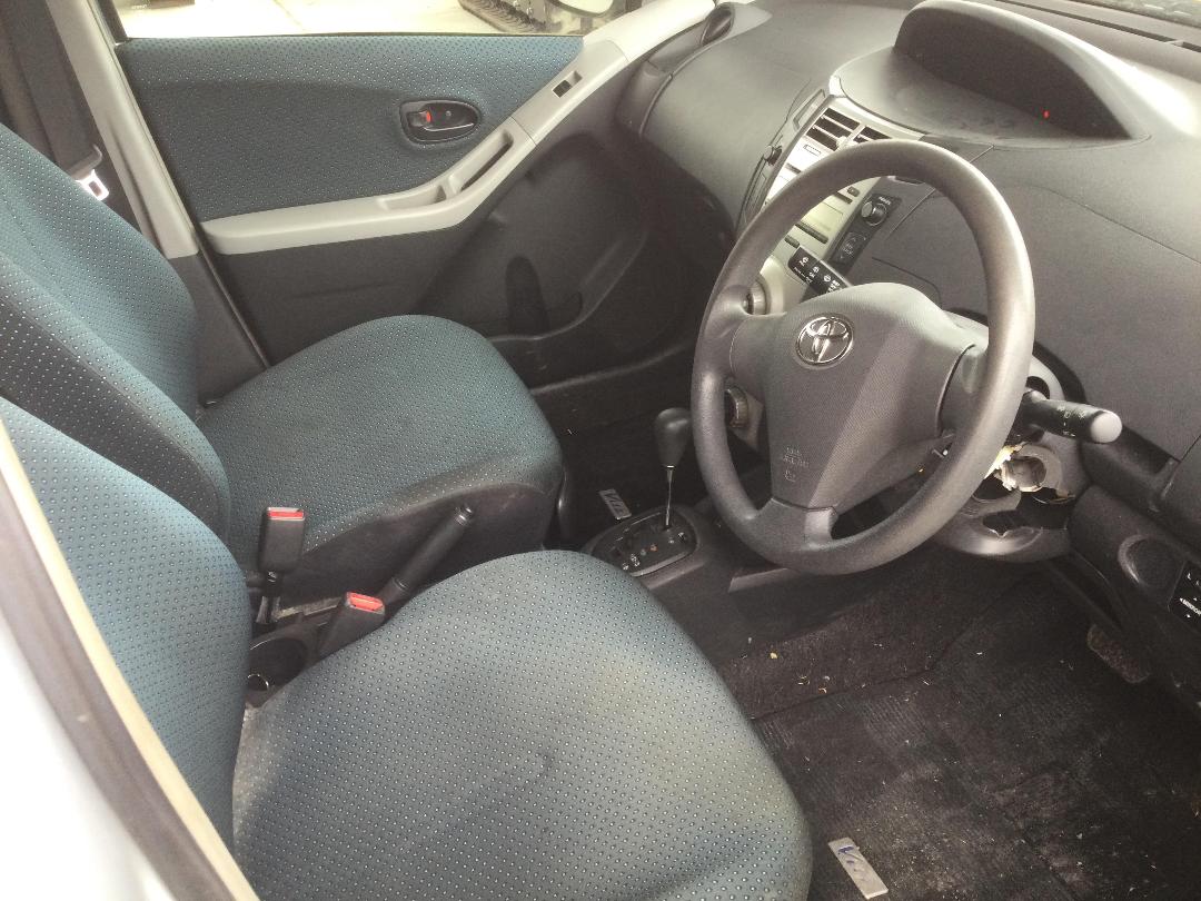 Photo '3' of Toyota Vitz