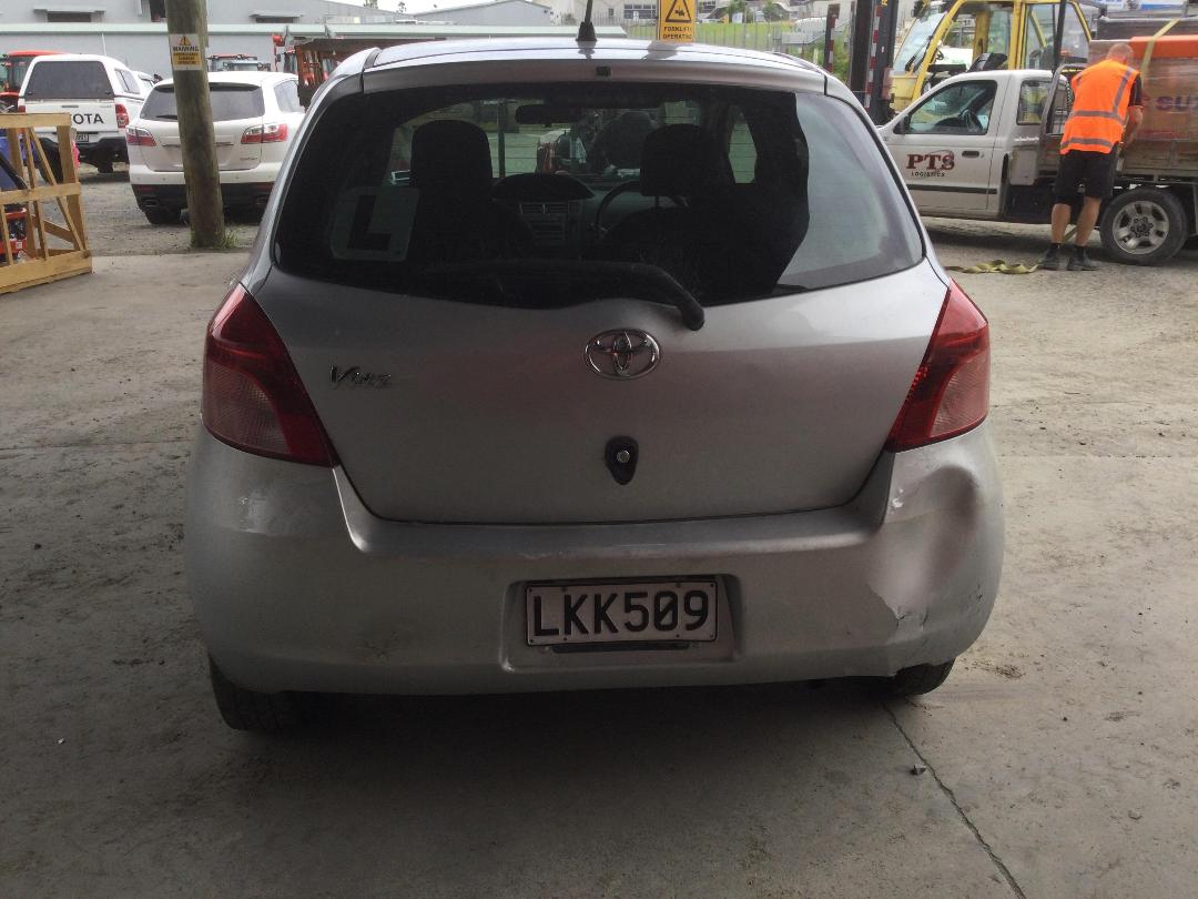 Photo '10' of Toyota Vitz