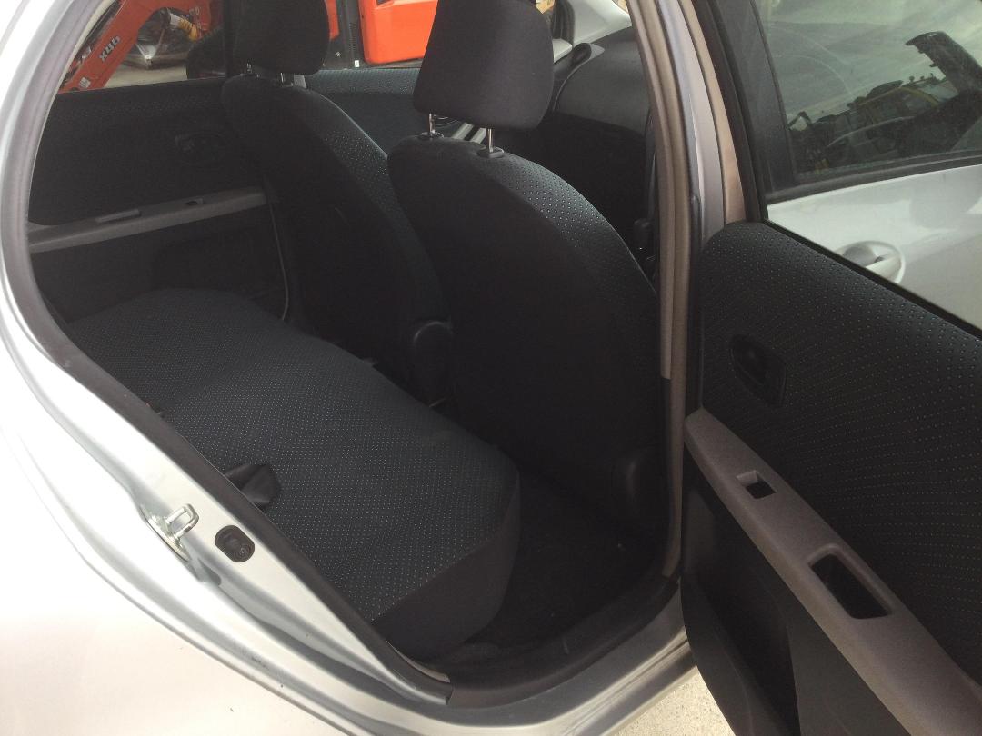 Photo '17' of Toyota Vitz