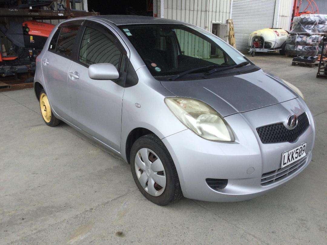 Photo '15' of Toyota Vitz