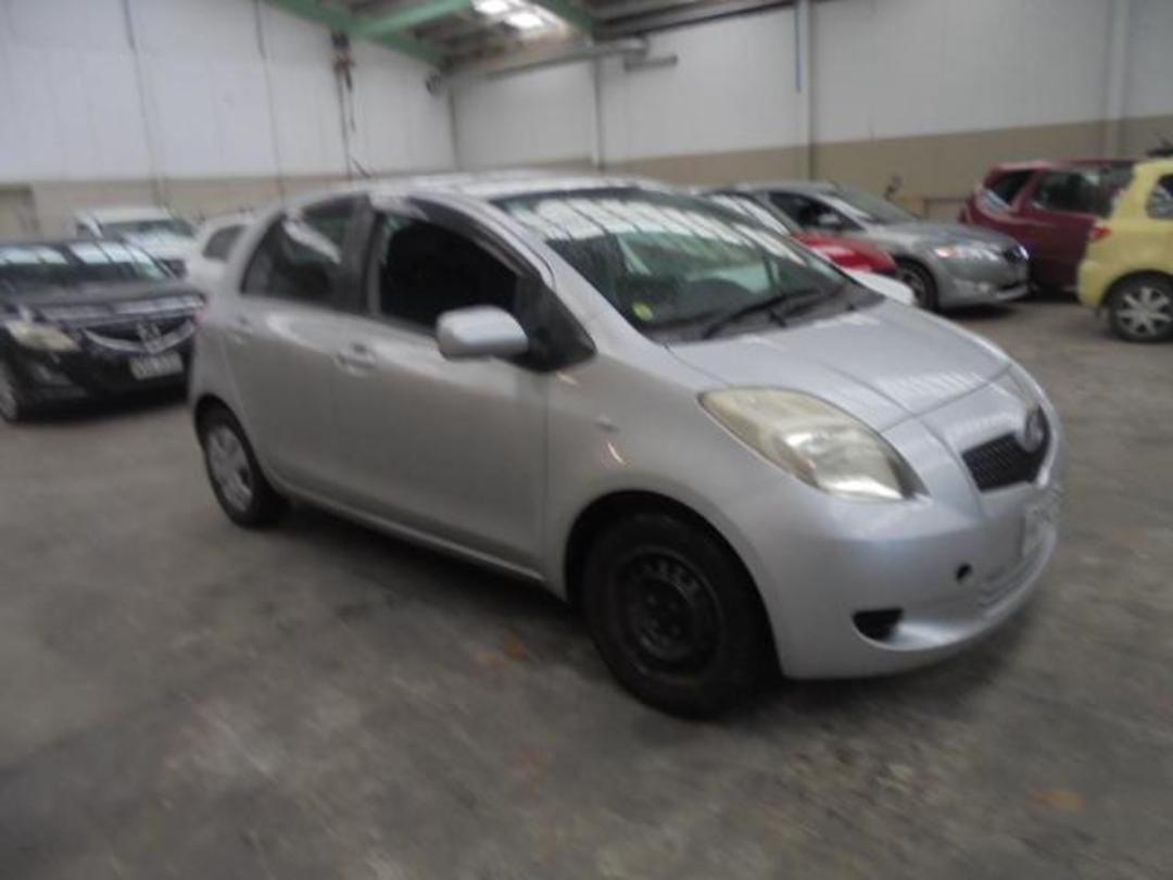 Photo '3' of Toyota Vitz Photo '3' of Toyota Vitz