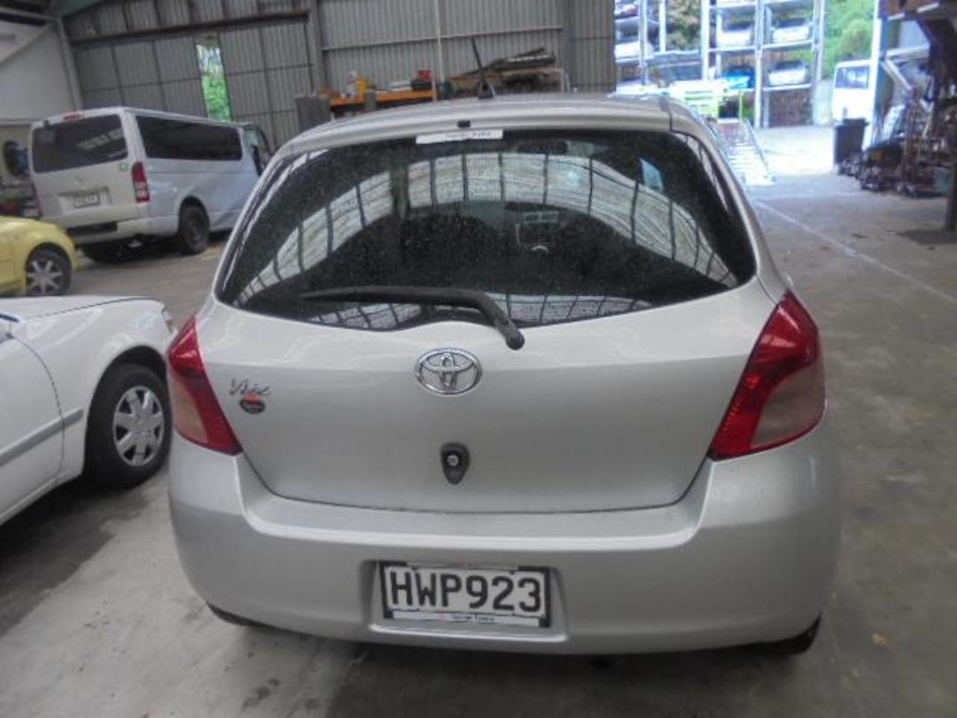 Photo '4' of Toyota Vitz Photo '4' of Toyota Vitz