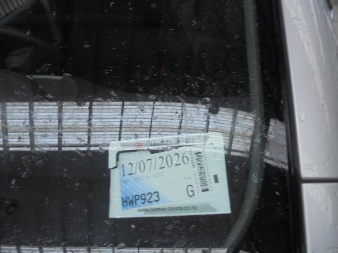 Photo '18' of Toyota Vitz Photo '18' of Toyota Vitz