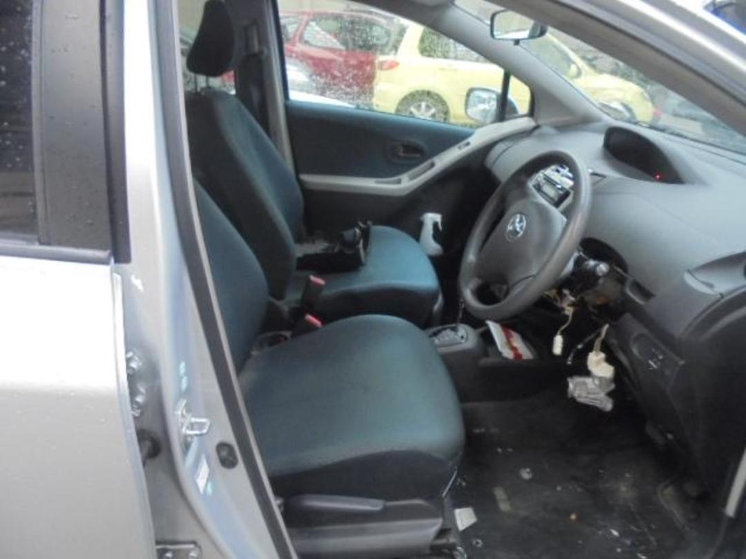 Photo '7' of Toyota Vitz Photo '7' of Toyota Vitz