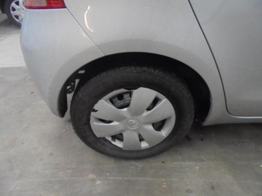 Photo '11' of Toyota Vitz Photo '11' of Toyota Vitz