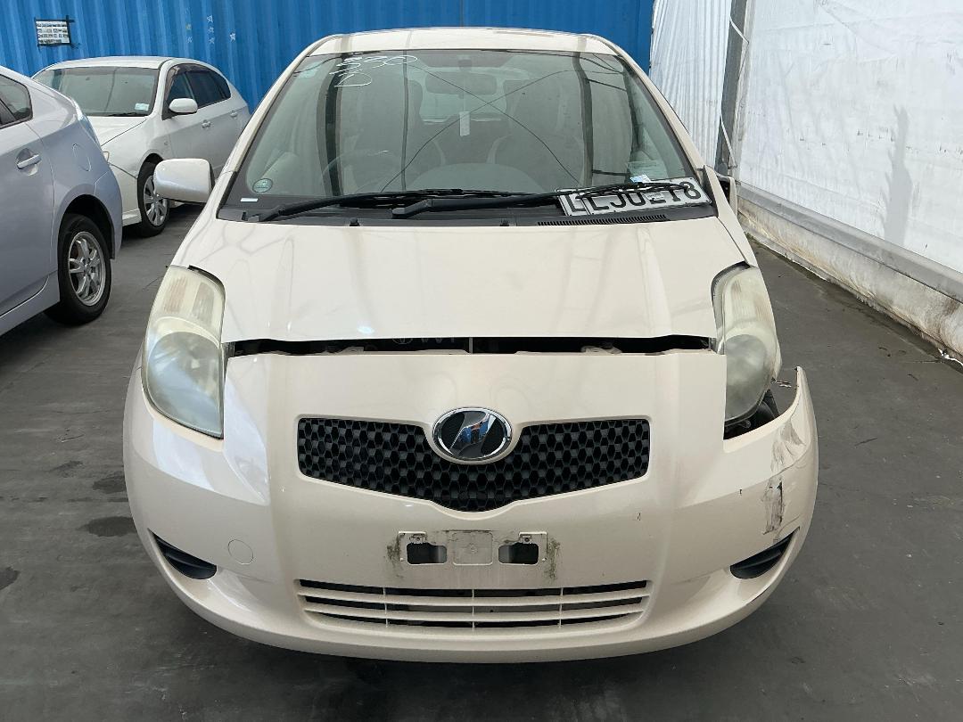 Photo '4' of Toyota Vitz Photo '4' of Toyota Vitz