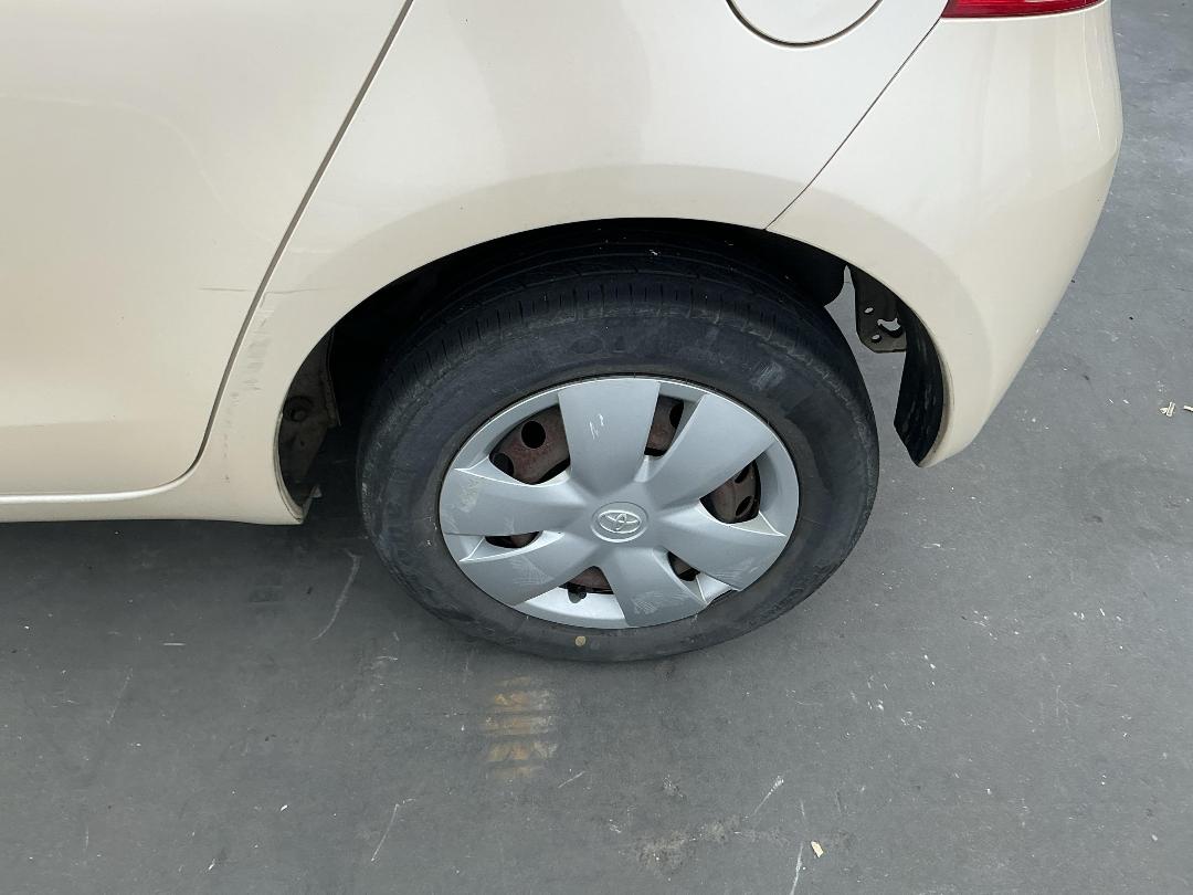 Photo '10' of Toyota Vitz Photo '10' of Toyota Vitz