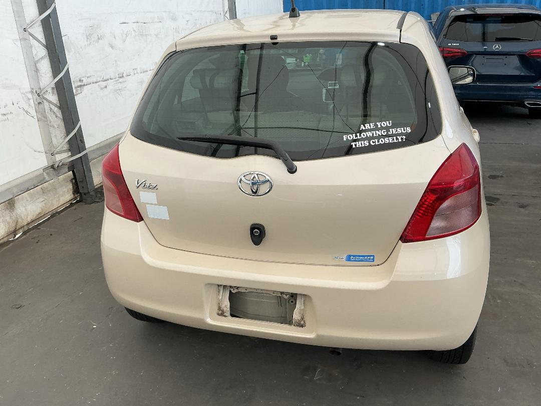 Photo '12' of Toyota Vitz Photo '12' of Toyota Vitz