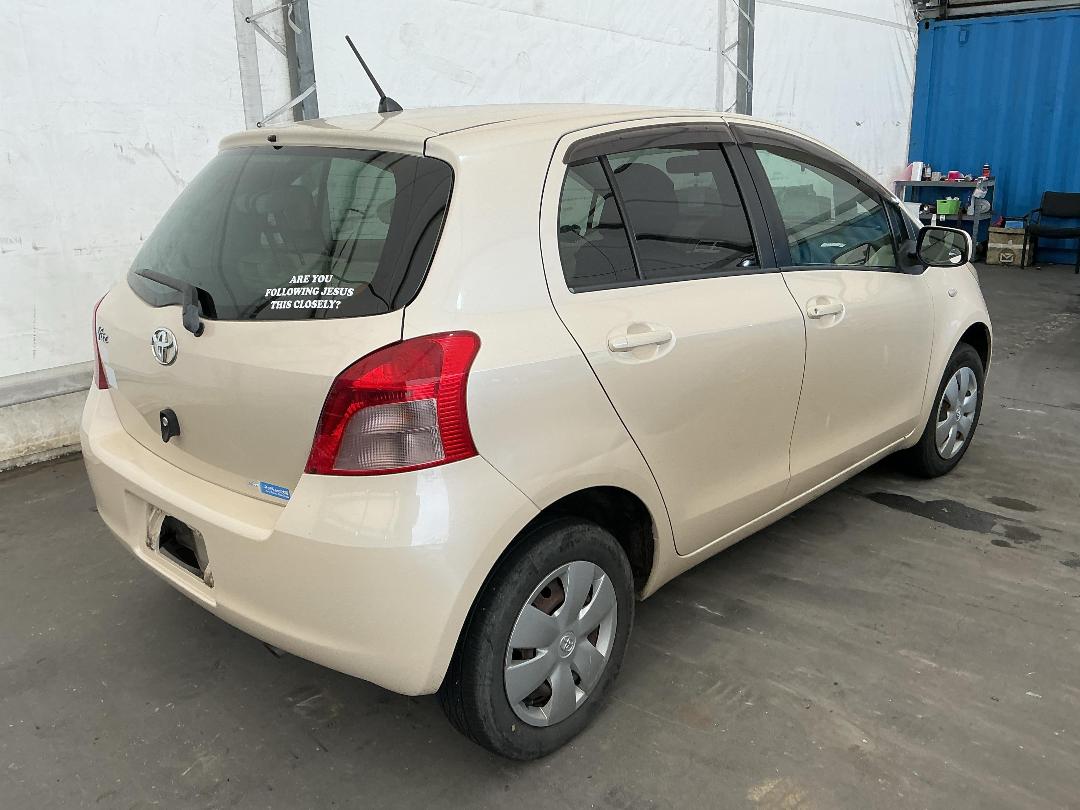 Photo '14' of Toyota Vitz Photo '14' of Toyota Vitz