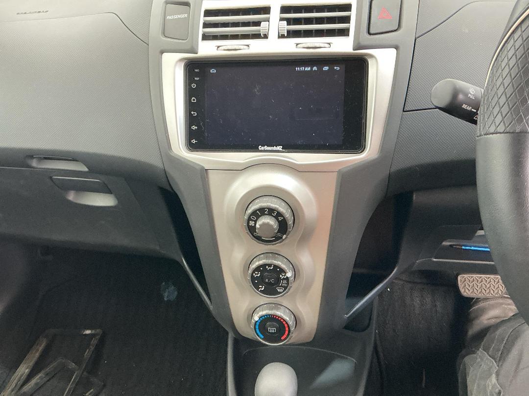 Photo '21' of Toyota Vitz Photo '21' of Toyota Vitz