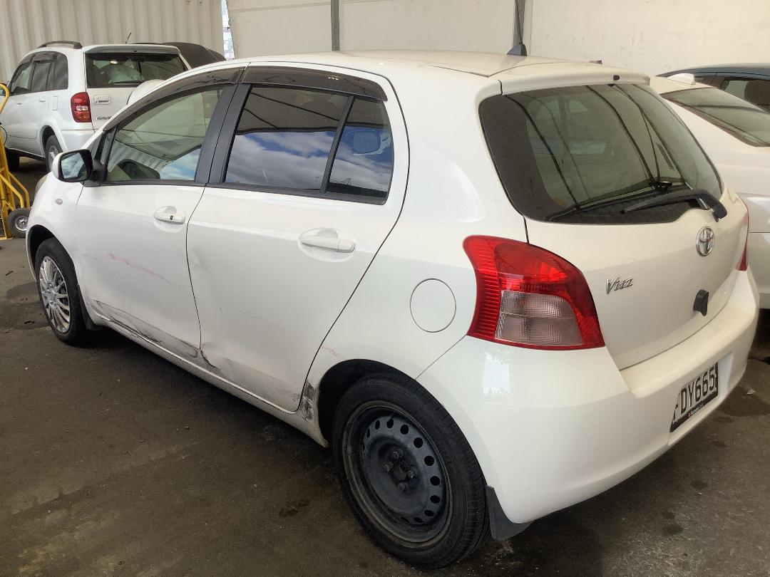 Photo '5' of Toyota Vitz Photo '5' of Toyota Vitz