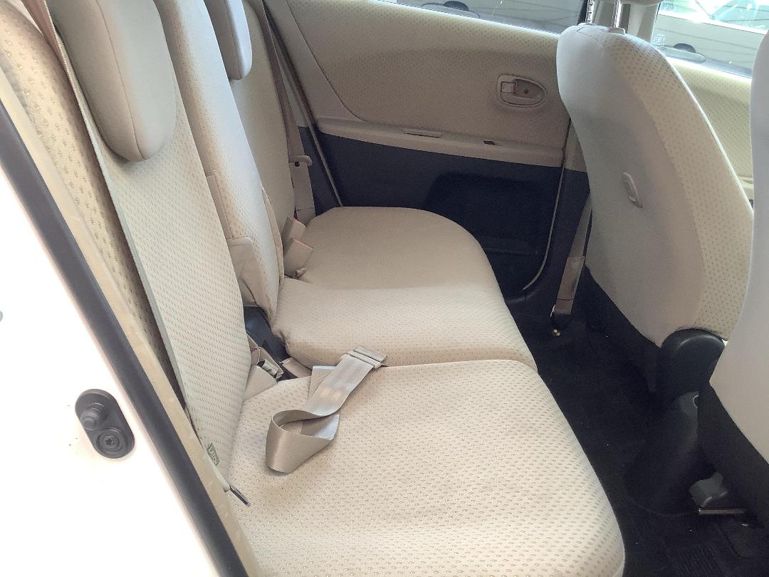 Photo '8' of Toyota Vitz Photo '8' of Toyota Vitz