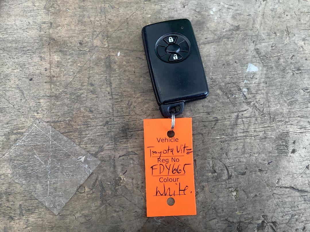 Photo '17' of Toyota Vitz Photo '17' of Toyota Vitz