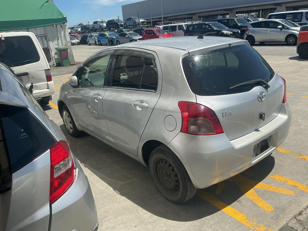 Photo '7' of Toyota Vitz