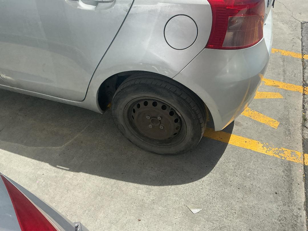 Photo '8' of Toyota Vitz