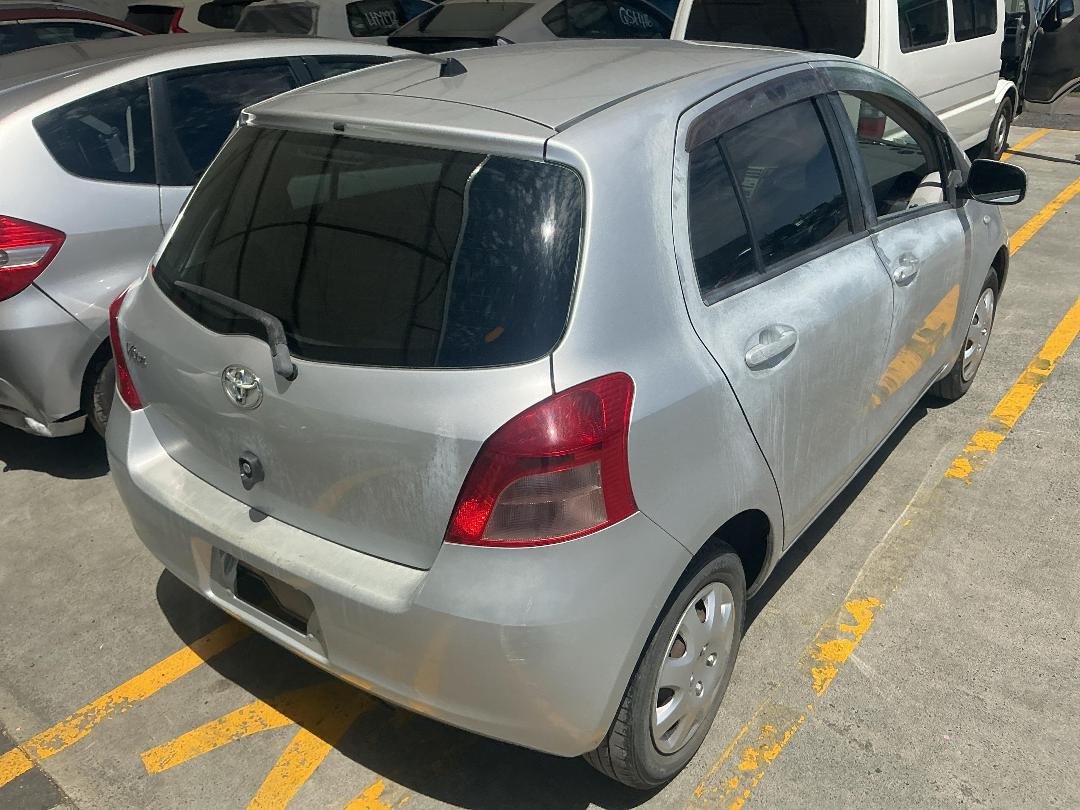 Photo '10' of Toyota Vitz