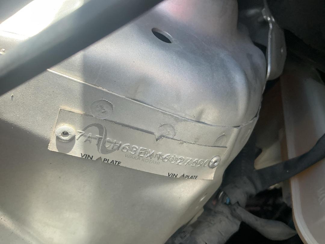 Photo '14' of Toyota Vitz