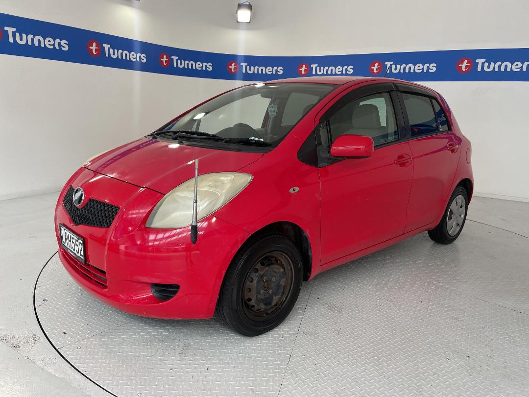 Photo '4' of Toyota Vitz