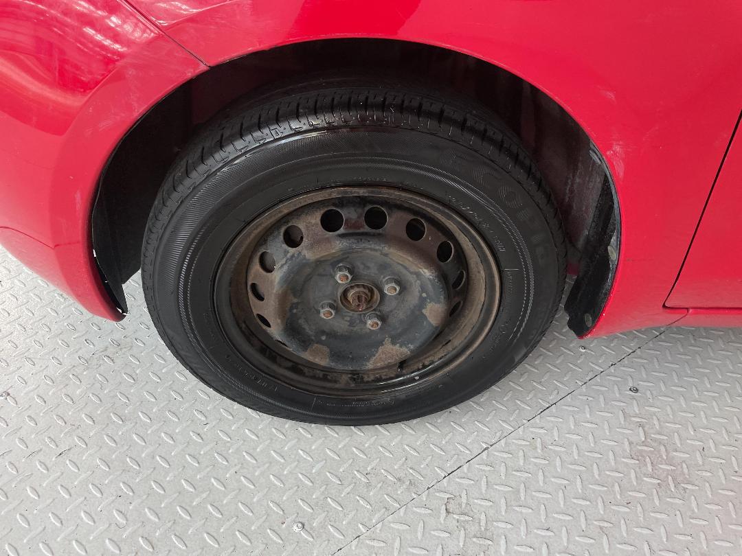 Photo '10' of Toyota Vitz