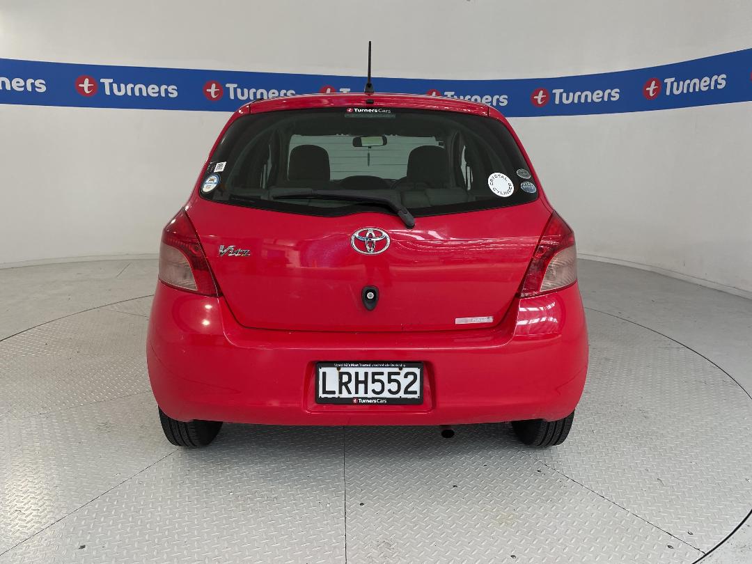 Photo '6' of Toyota Vitz