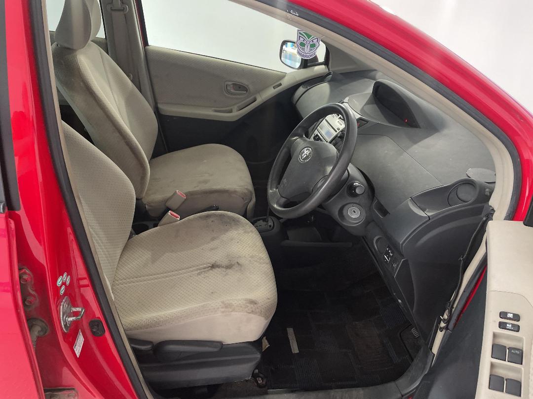 Photo '16' of Toyota Vitz