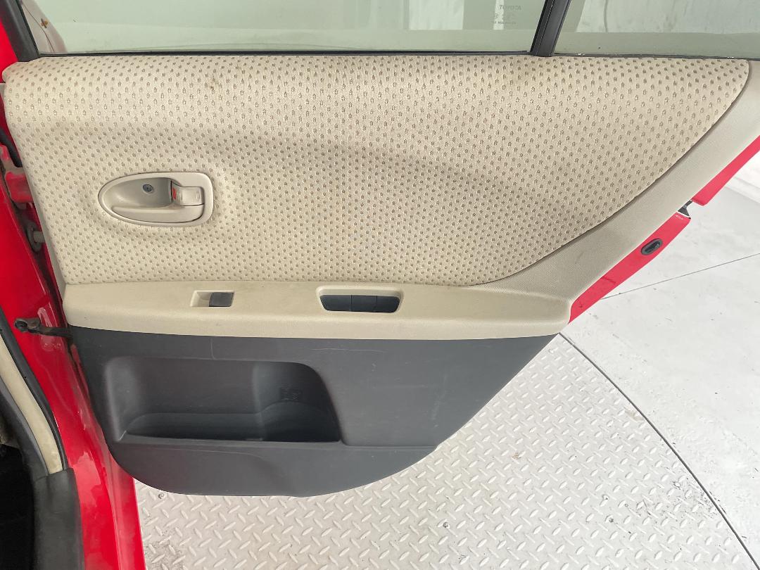 Photo '19' of Toyota Vitz