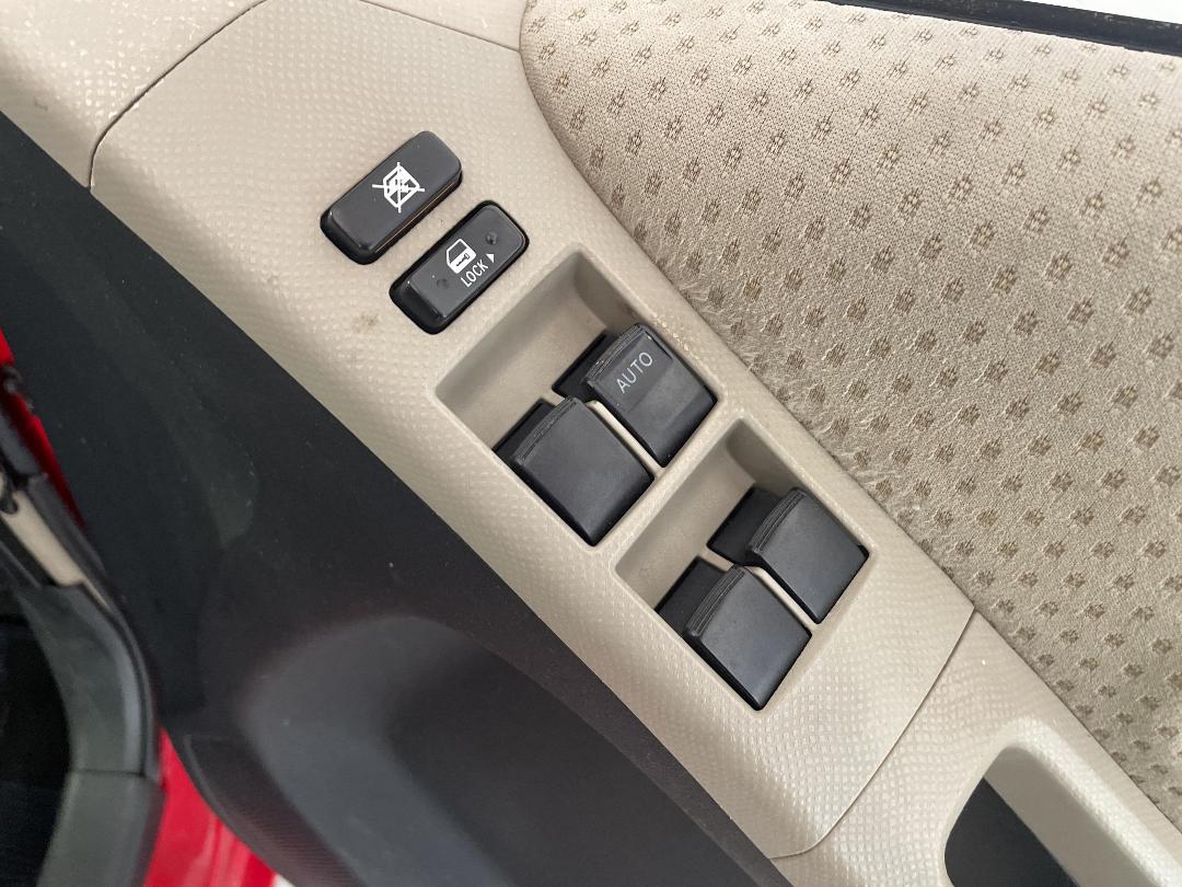 Photo '23' of Toyota Vitz