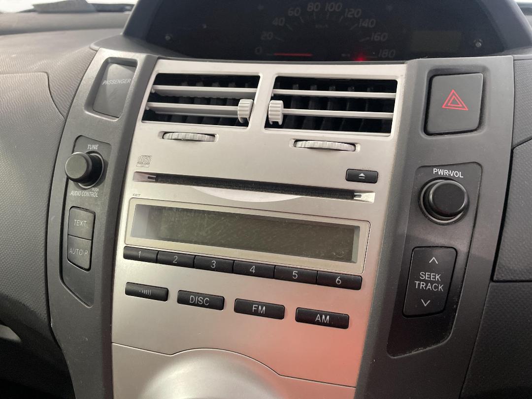 Photo '26' of Toyota Vitz