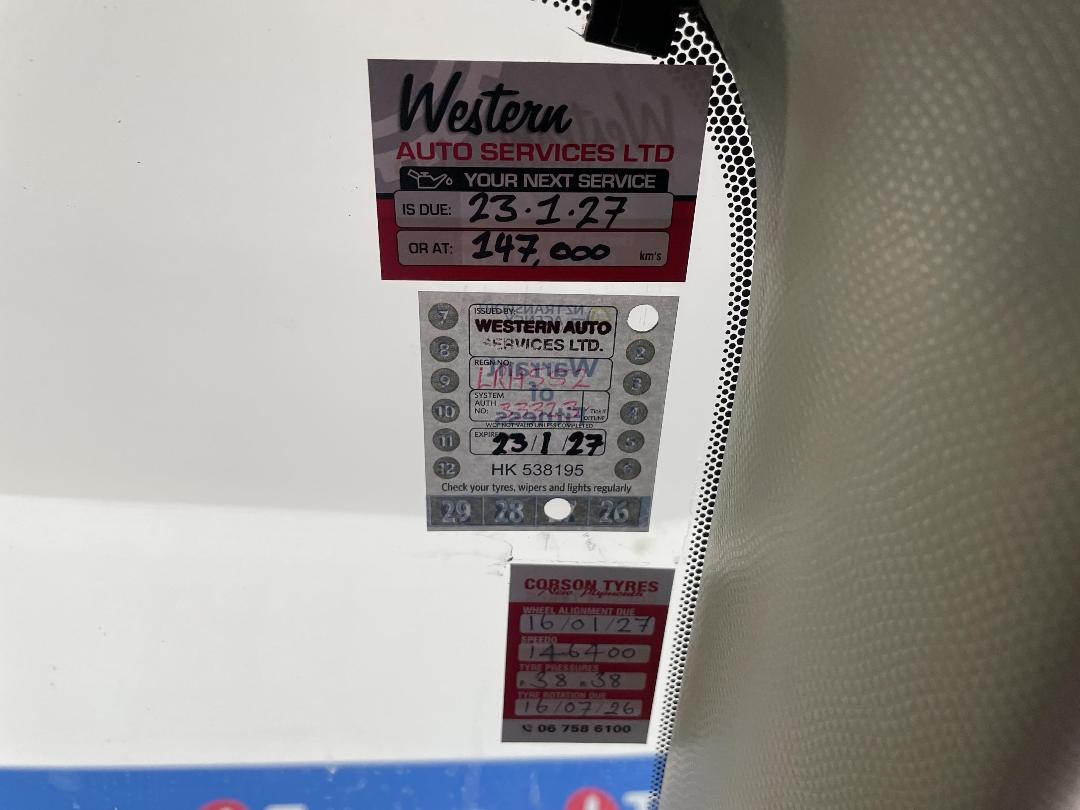 Photo '30' of Toyota Vitz