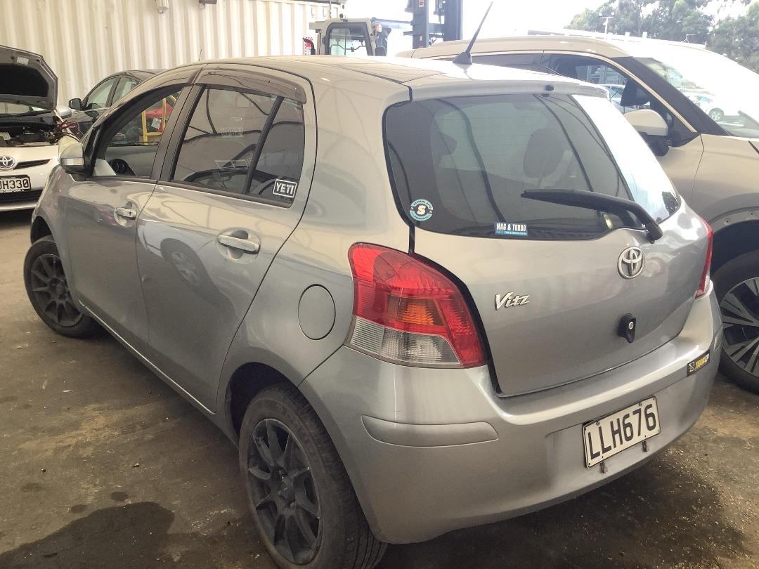 Photo '9' of Toyota Vitz