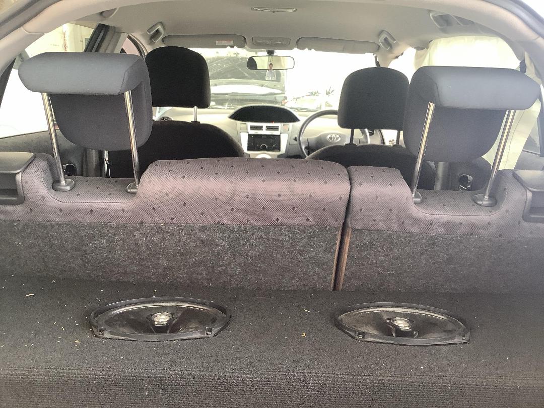 Photo '11' of Toyota Vitz