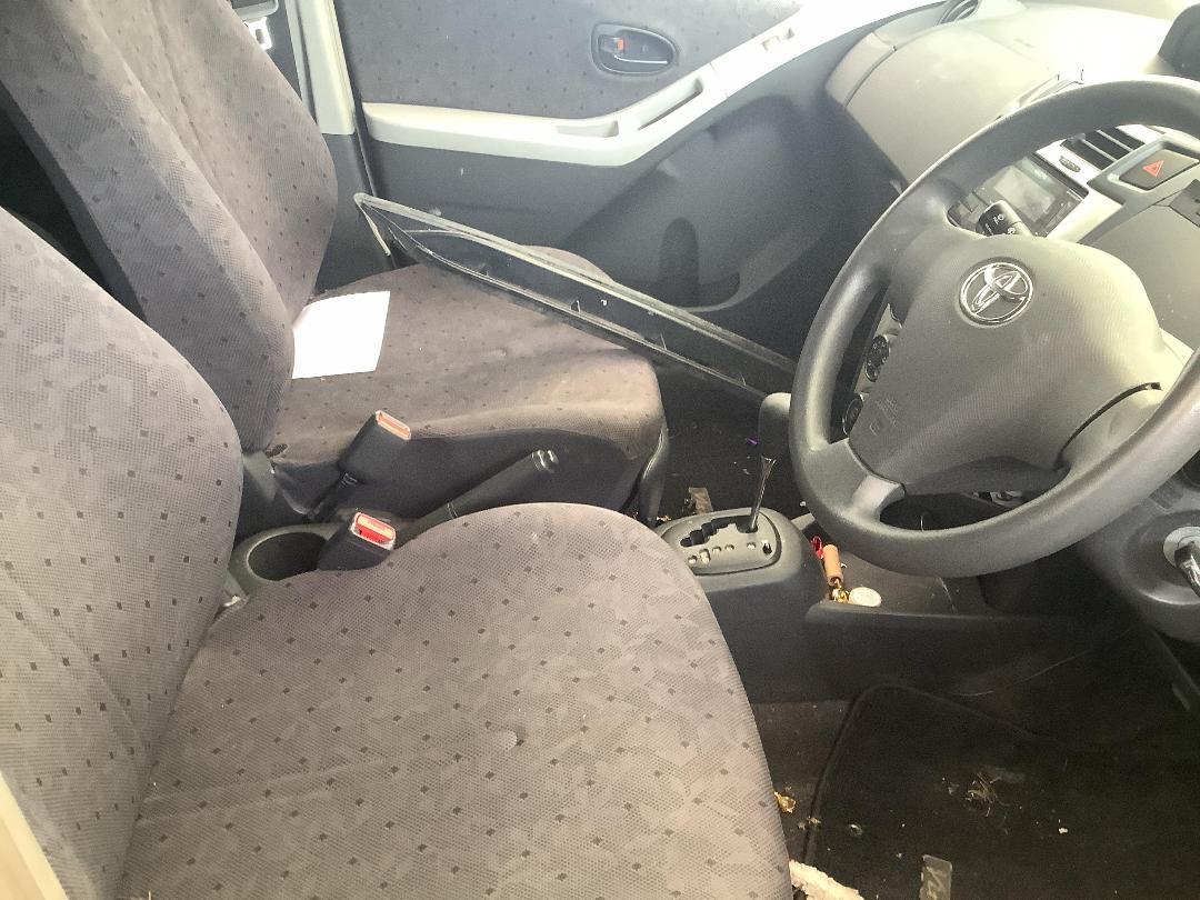 Photo '15' of Toyota Vitz